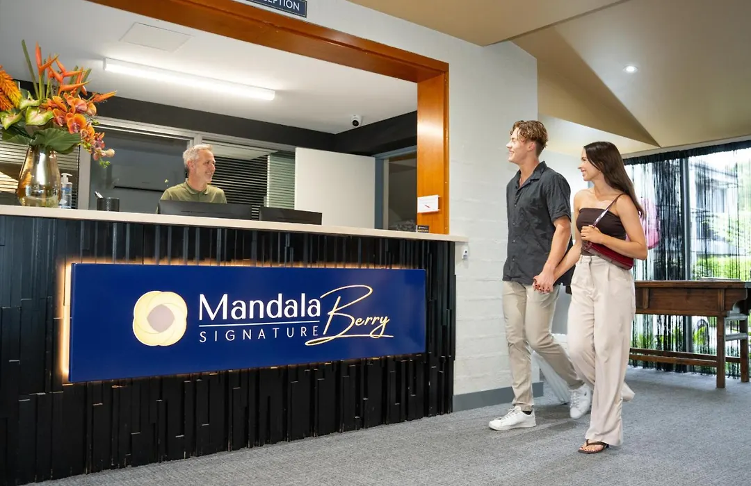 Mandala Signature Berry-1